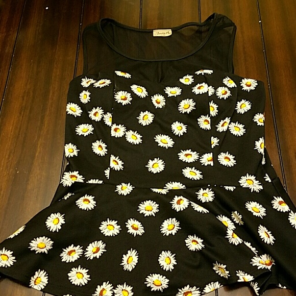 Blk daisy print pendulum padded top sheer shoulder
