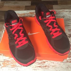 Hardly worn jogging sneakers.