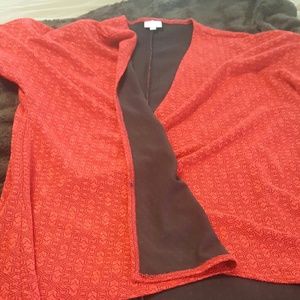 Pretty LulaRoe Lindsay Top, small