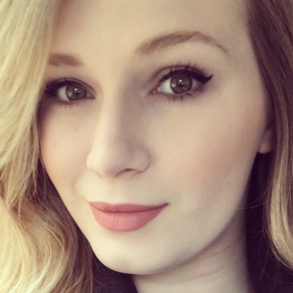 Meet your Posher, Ashley - Picture 1 of 1