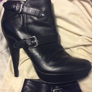 Guess Ankle boots size 10