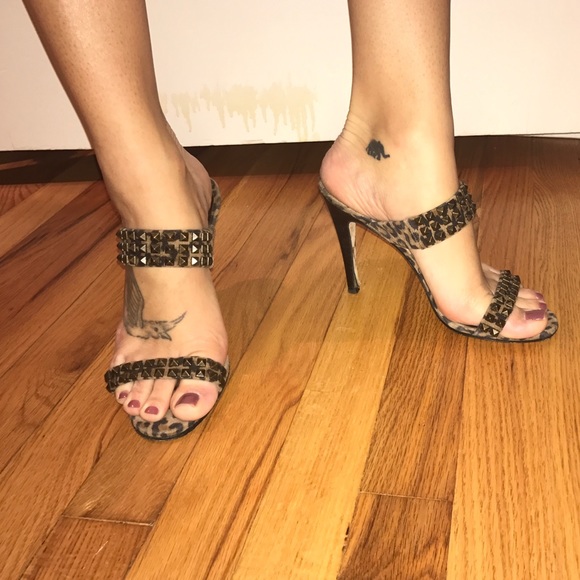 Cheetah with Metal Studs Slip on Manolo Blahniks - Picture 4 of 4