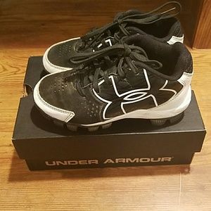 Little boys gently worn Under Armour cleats