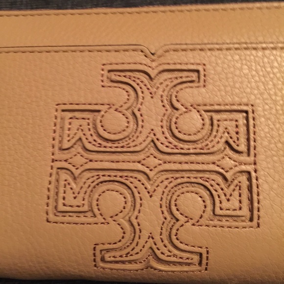 Brand New❤️ Tory Burch Wristlet - Picture 4 of 4