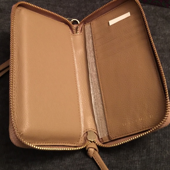 Brand New❤️ Tory Burch Wristlet - Picture 2 of 4