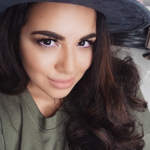 Meet your Posher, Ariana