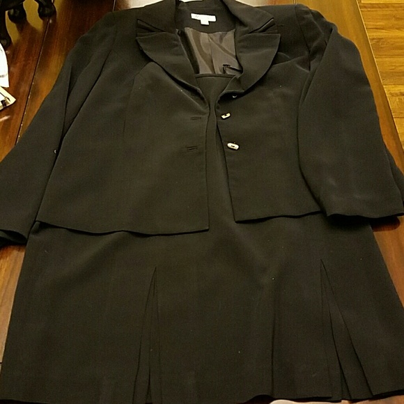 Navy blue skirt suit size 16W