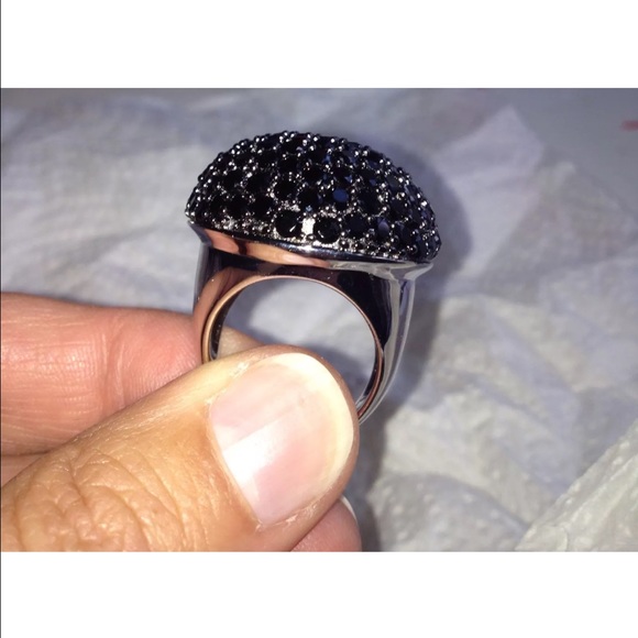 Black spinel party cocktail ring - Picture 2 of 4
