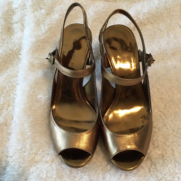 Marc Fisher Bronze Heels Size 5 - Picture 1 of 4