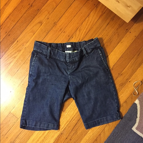 Old navy maternity shorts