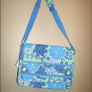 NEW Authentic Vera Bradley Messenger Bag!!!