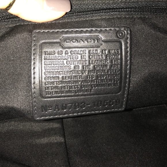 COACH 🐾black leather purse - Picture 3 of 3