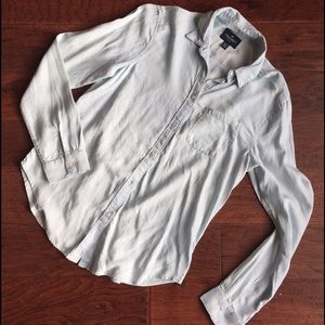 American Eagle Super Soft Button Down