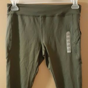 brand new forever 21 Capri workout pants