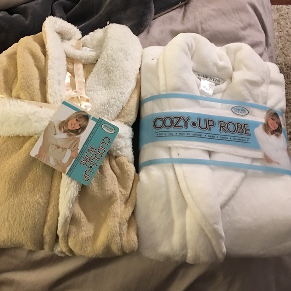 Two robes - Picture 2 of 4