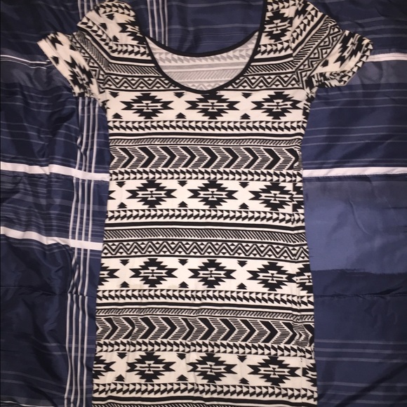Aztec patterned dress - Picture 2 of 2