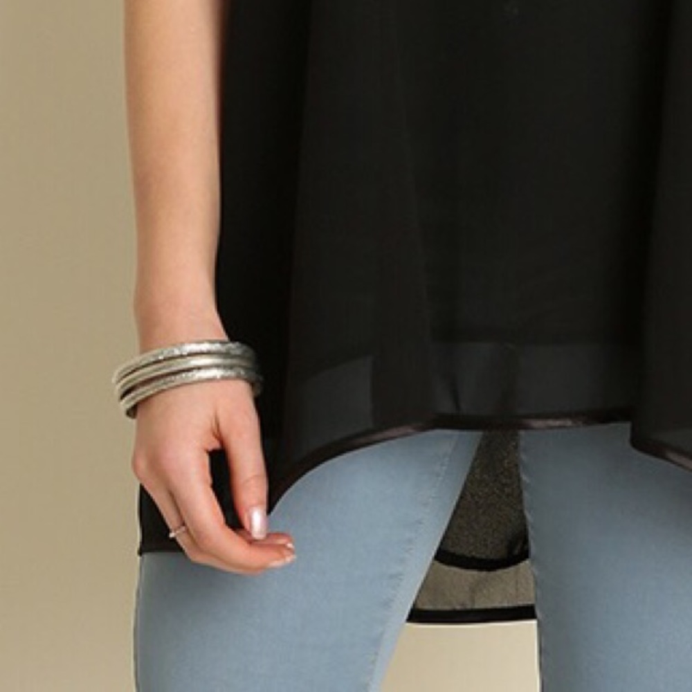 Black V-Neck Swing Tank - Picture 4 of 4