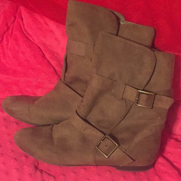 American Eagle boots