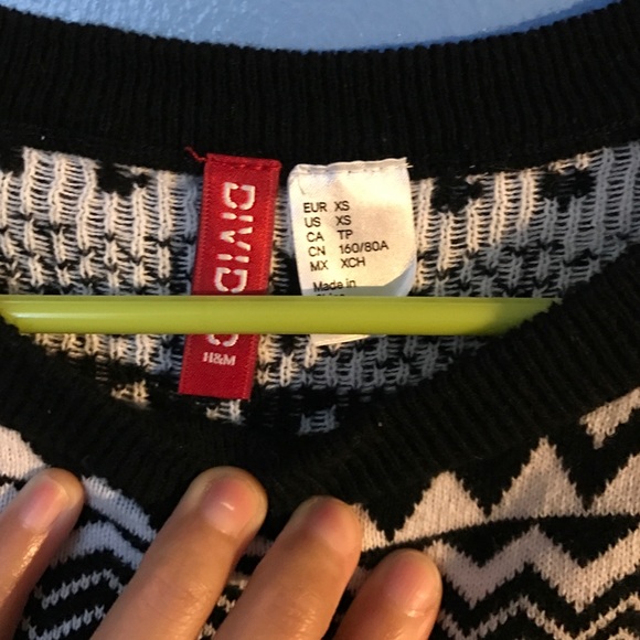 H&M patterned sweater - Picture 2 of 3