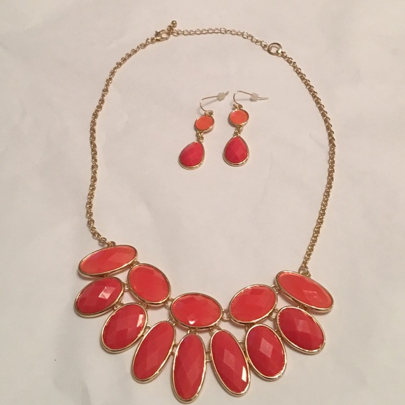❤️PRICE DROP❤️ New Coral Necklace & Earrings💗