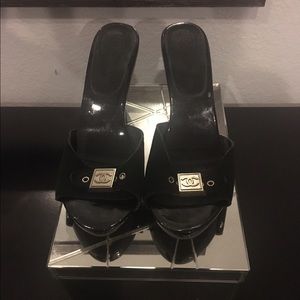 CHANEL heels