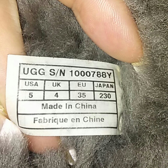 Authentic gray mini bailey uggs - Picture 2 of 4