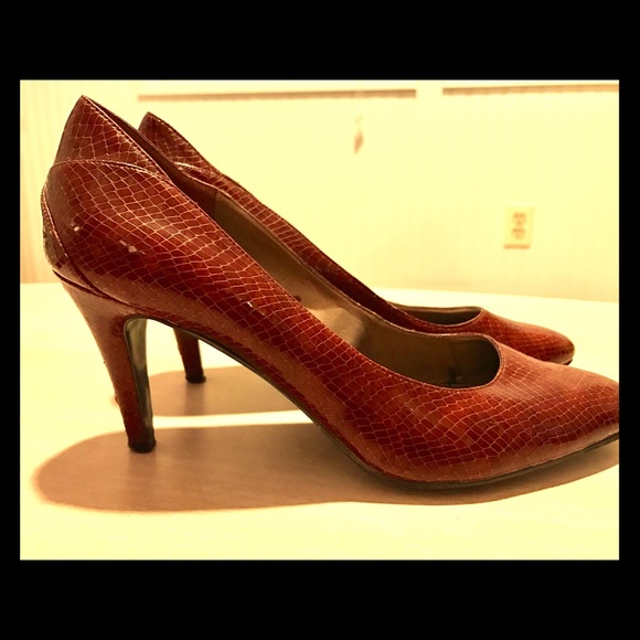 Women's Snake Skin Heels Size 8.5
