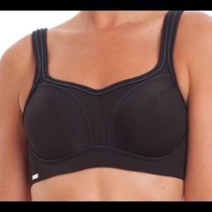 Chantelle High Impact Multi way Sports Bra. NWOT