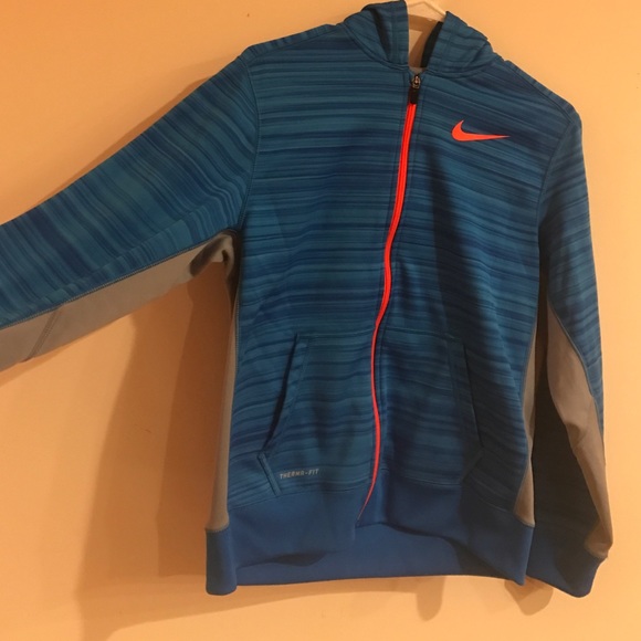 Nike therma-fit youth XL