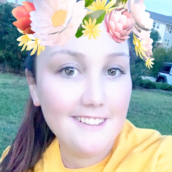 Meet your Posher, Maddison - Picture 3 of 6