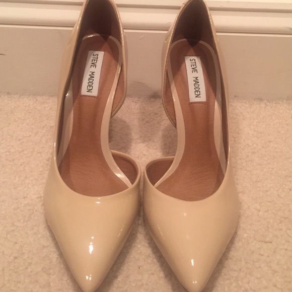 Steve Madden Insaniti D'Orsay Pump in nude!