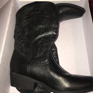 New cowgirl boots