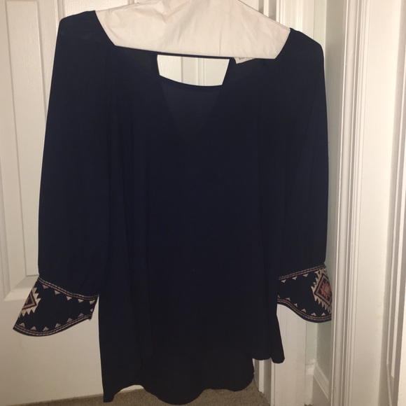 Super cute blue pepper shirt