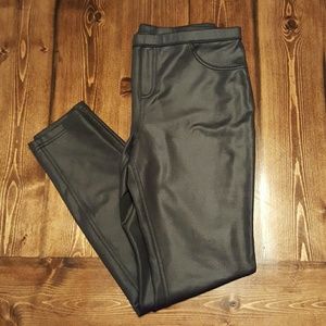 NWOT Simply vera wang  shiny black leggings