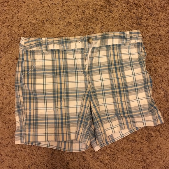 Blue plaid Bermuda shorts