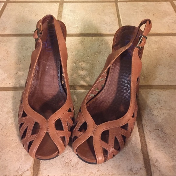 Indigo cognac heels