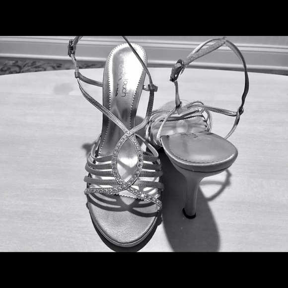 Formal Strappy Silver Heels (fits like an 8.5)