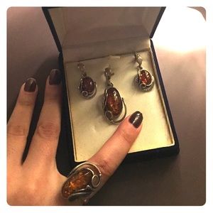 Vintage 100% Silver Jewelry Set