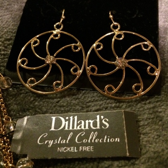 Crystal Necklace and earrings ☃PRICE DROP 👀☃😱 - Picture 3 of 4