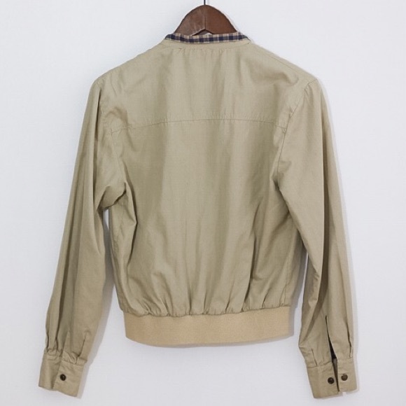 Vintage Women's Cream Lacoste jacket - Picture 2 of 6
