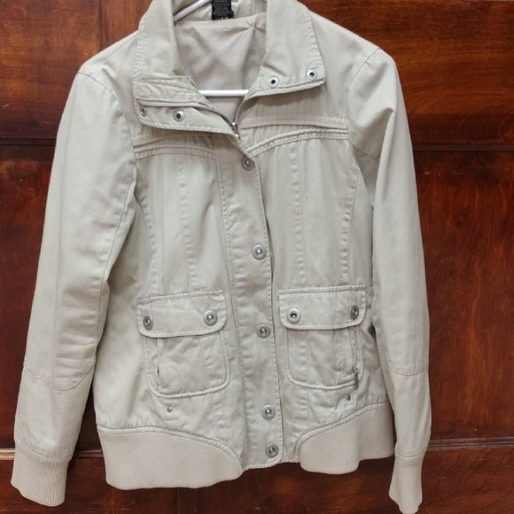 Zip-up Jacket with Buttons