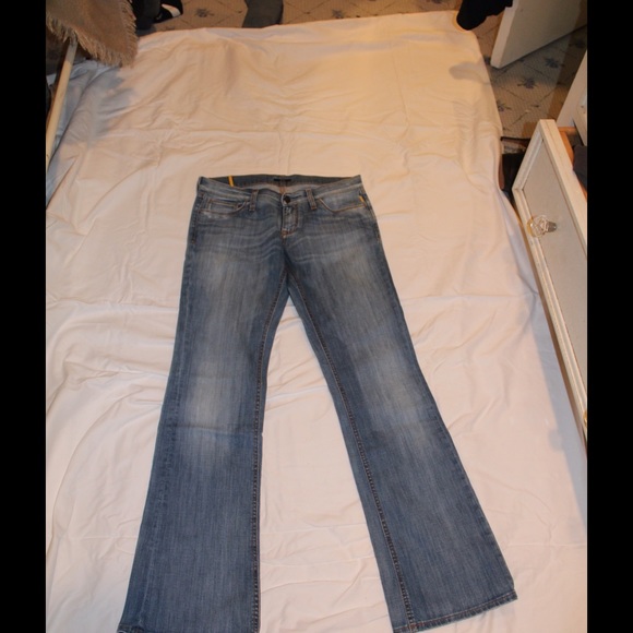 Meltin' Pot light wash jeans