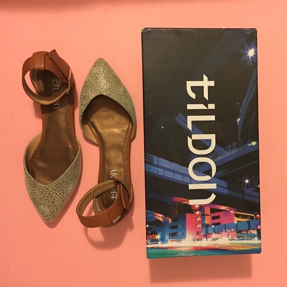 Mint pointed flats