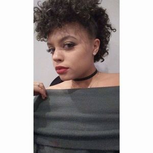 Meet your Posher, Chanel