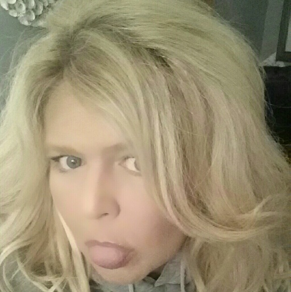 Meet your Posher, Cheri - Picture 4 of 4