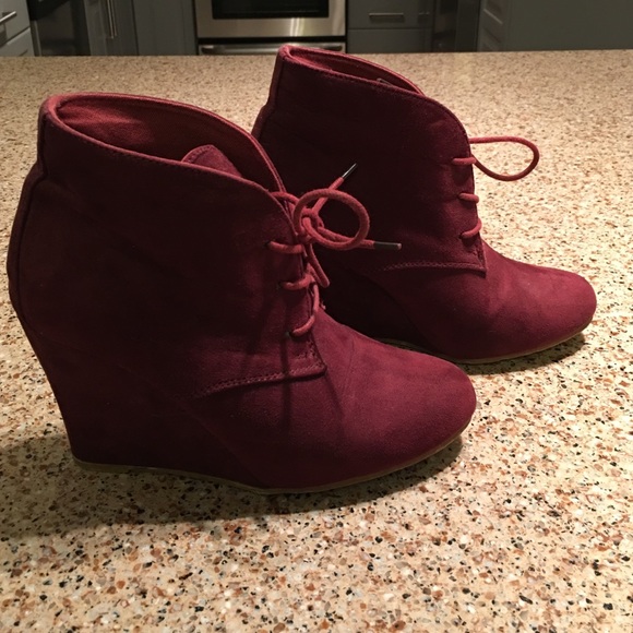 Maroon suede lace up ankle booties - Picture 2 of 4