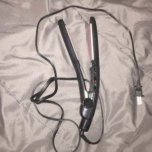 Hair straightener