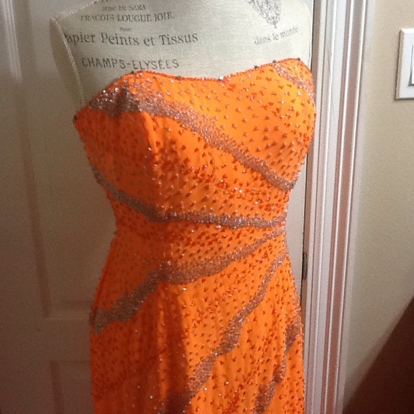 Special Occasion/ Evening Dress - Picture 2 of 4
