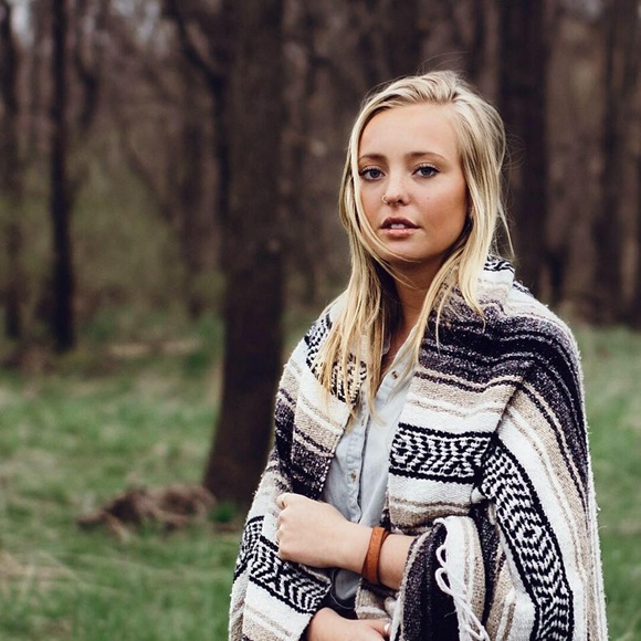 Meet your Posher, Keyara - Picture 4 of 4