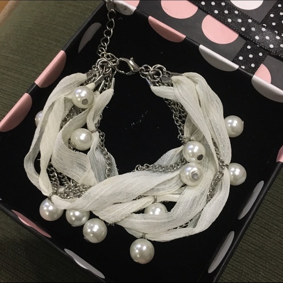 NEW Pearl & Silk Ribbon Sweet Braclet 🌹